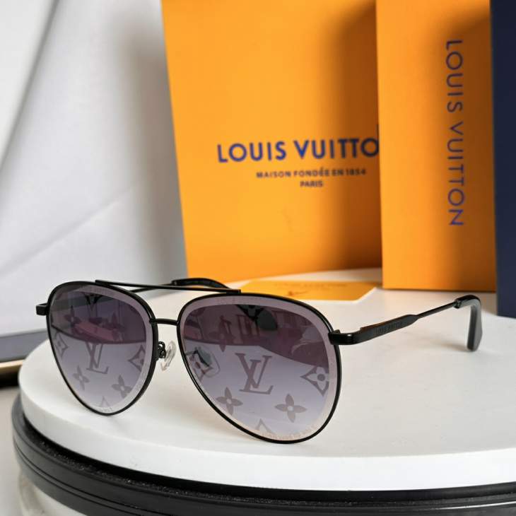 Picture of Louis Vuitton Sunglasses _SKUfw74861752fw